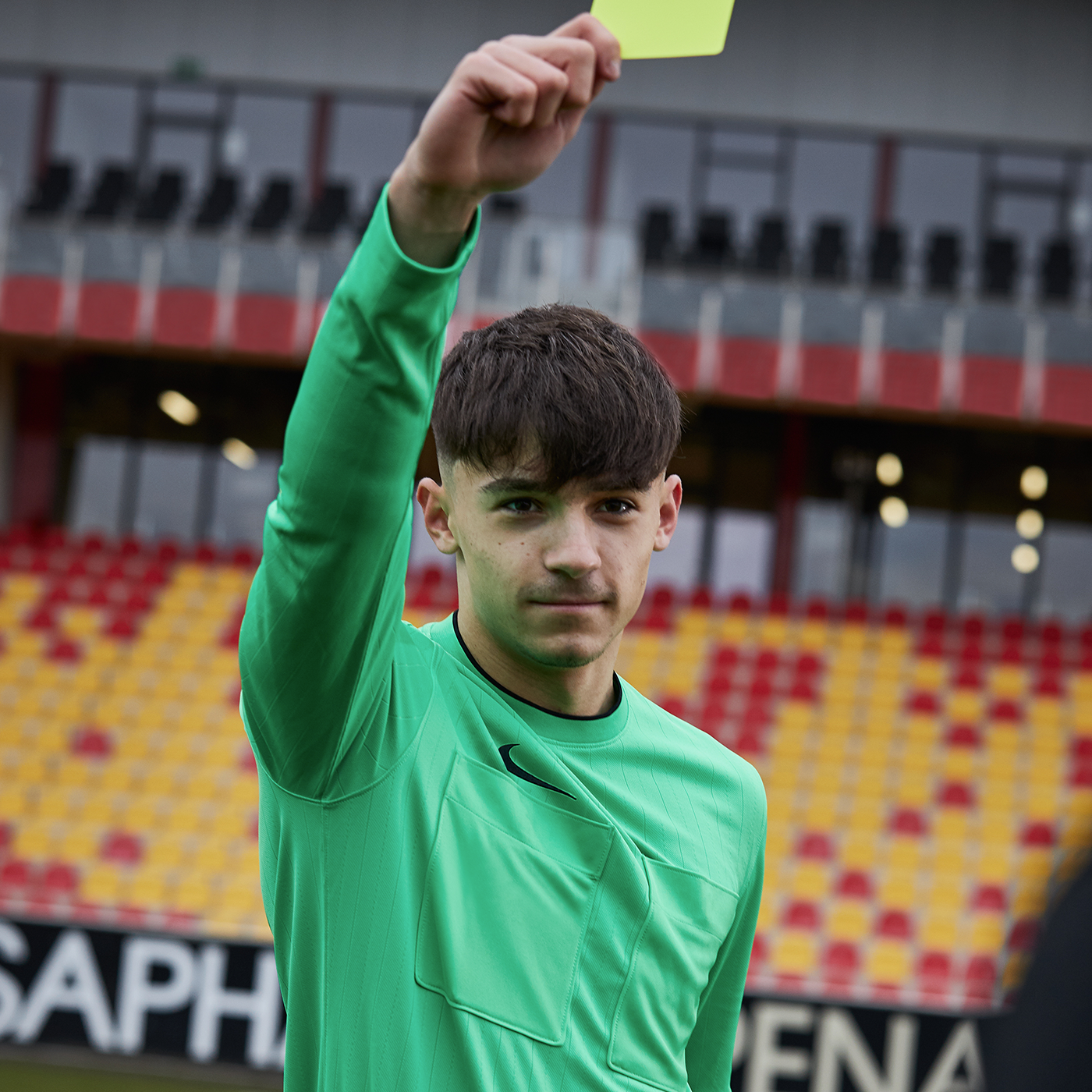 REFEREE
